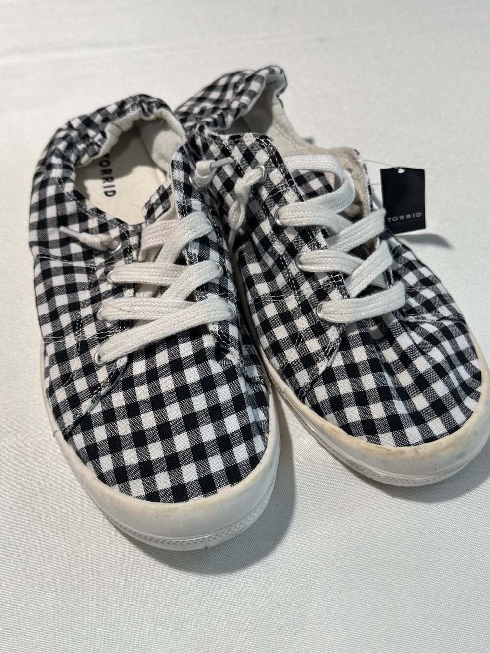 Torrid Gingham Sneakers Size 10 Cottagecore Picnic Coquette Preppy Read